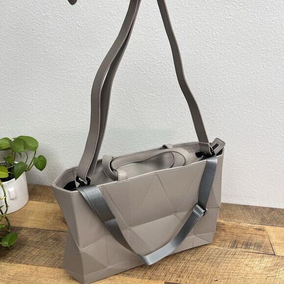 FINELL Axis Diamond Print Tote Convertible Bag‎ - Picture 3 of 12